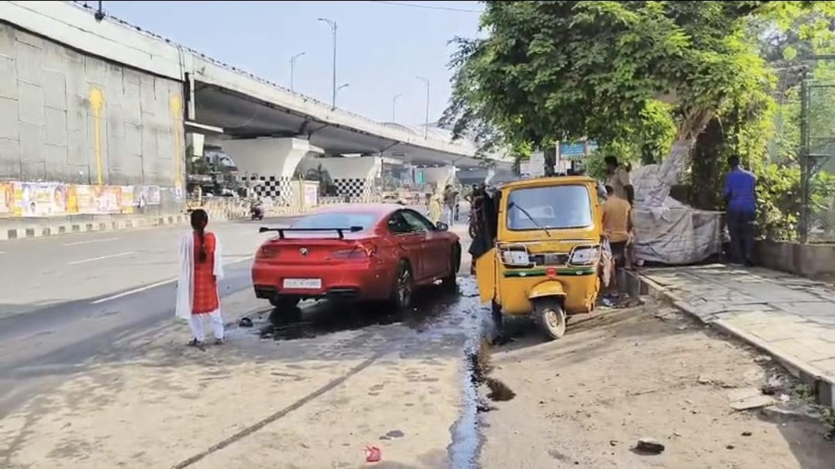 Car rams into bus stop on GST Road at Tirusulam, 7 persons injured
