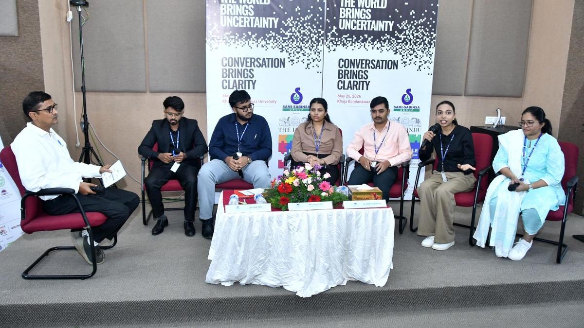 A vibrant debate on digital overload, doomscrolling at Huddle on Campus