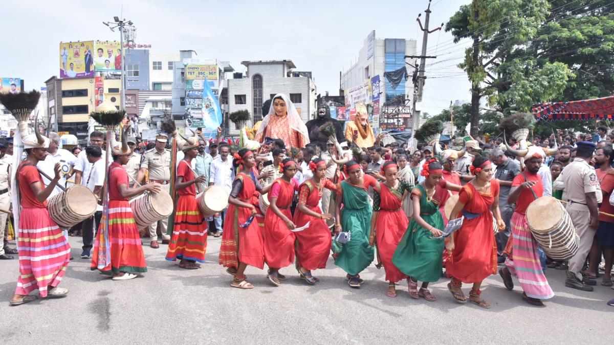 Vibrant start to Vizianagaram Utsavalu