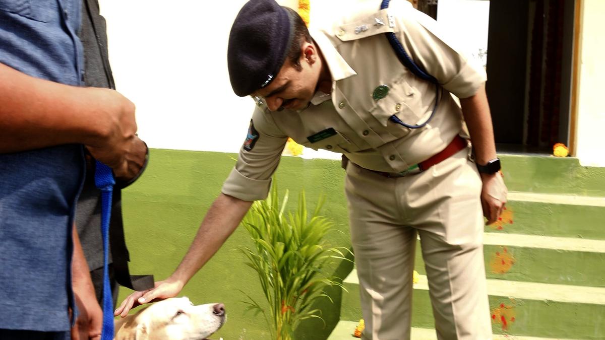 Police dog squad building inaugurated at Bapatla