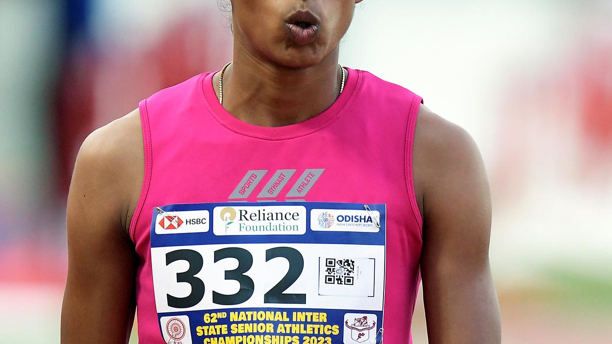 Vithya stuns Himanshi and Aishwarya in 400m