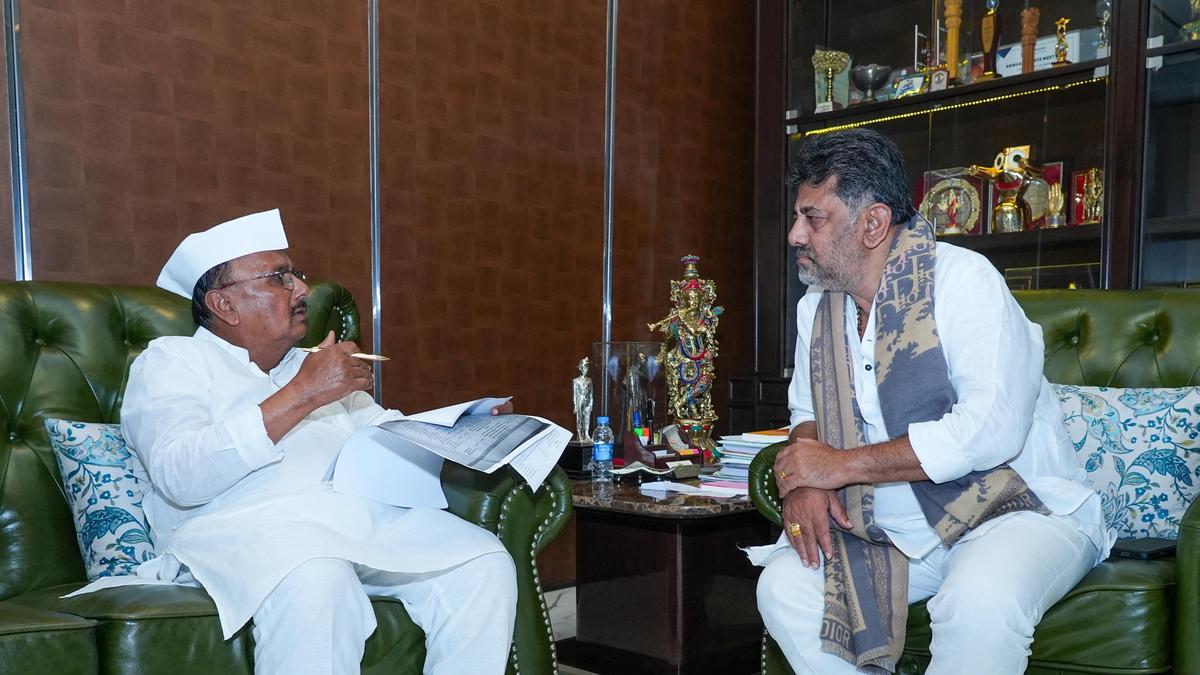 Housing ‘scam’: B.R. Patil meets CM, Dy.CM