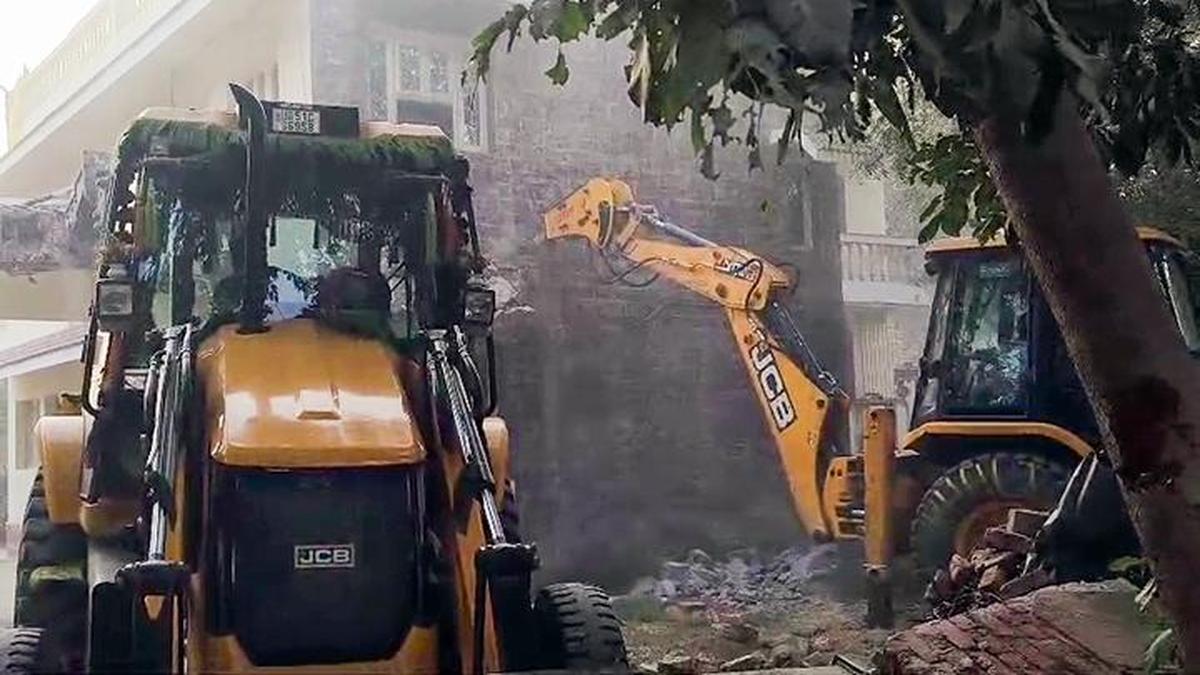 DDA demolishes Sainik Farm bungalow during anti-encroachment drive