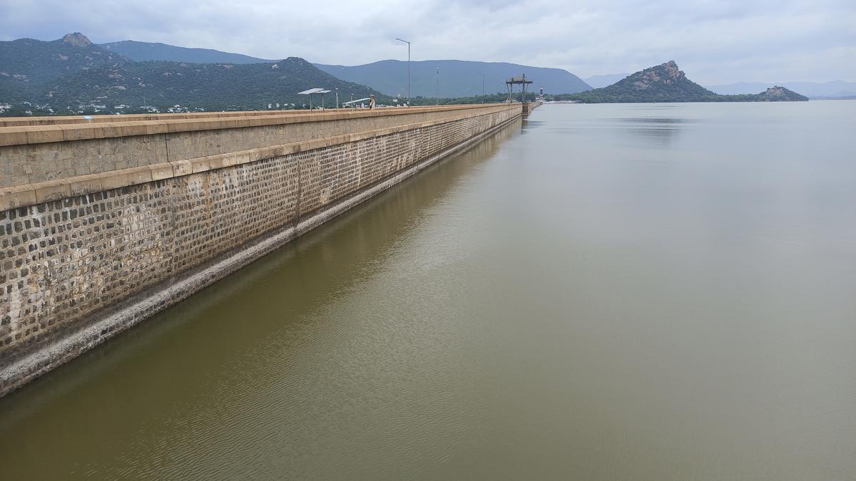 Water level in Mettur dam stands at 97.73 feet