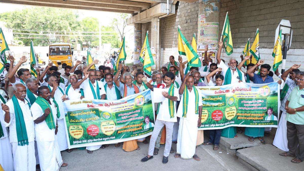Farmers stage protest demanding cooperative crop loans waiver