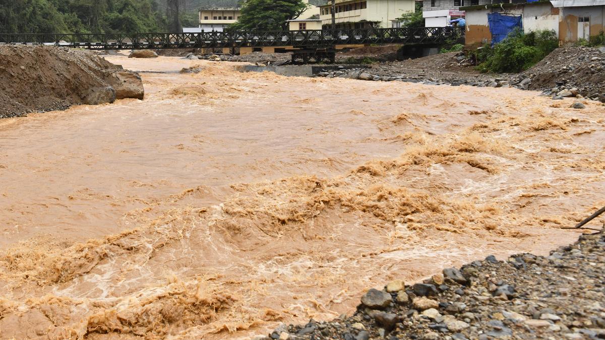 Flash floods in the Punnappuzha trigger panic in Chooralmala