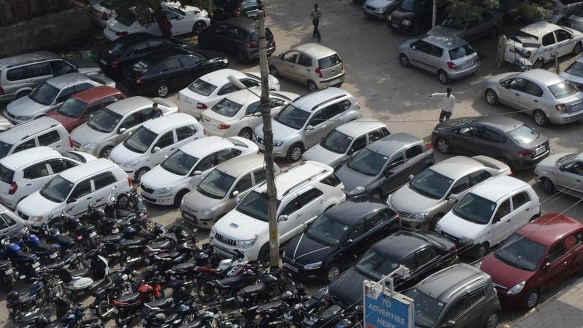 Overcharging, illegal billing rampant at MCD parking lots across Delhi