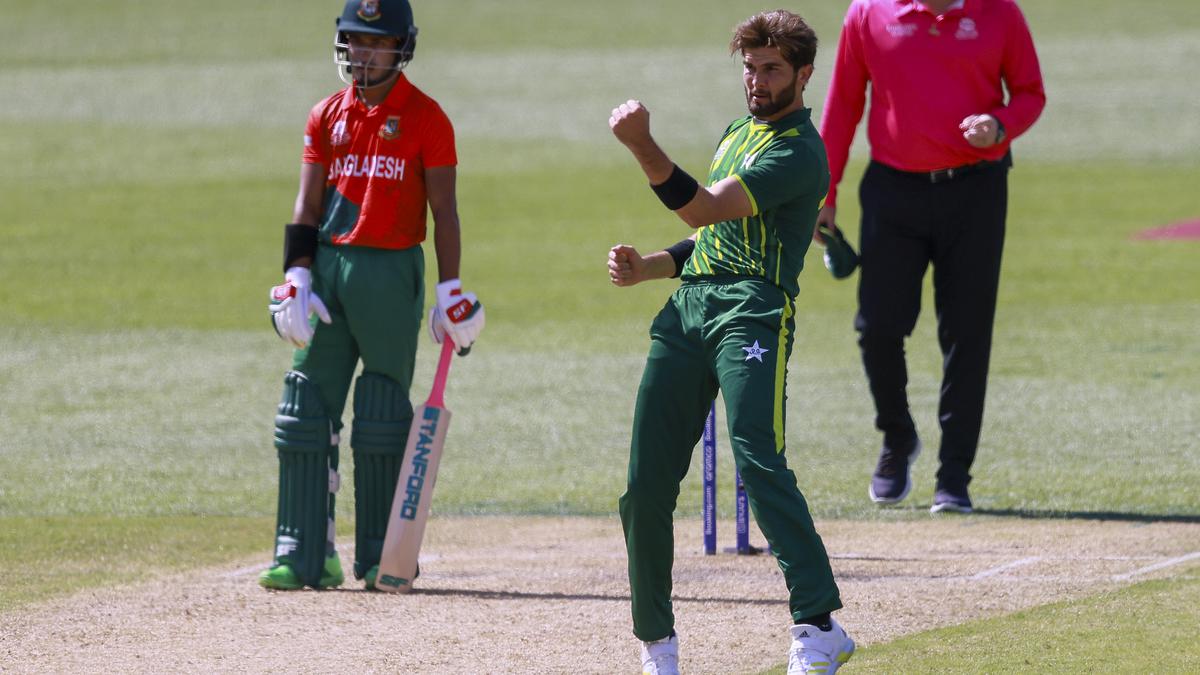 Pakistan make it to semifinals with five-wicket win over Bangladesh