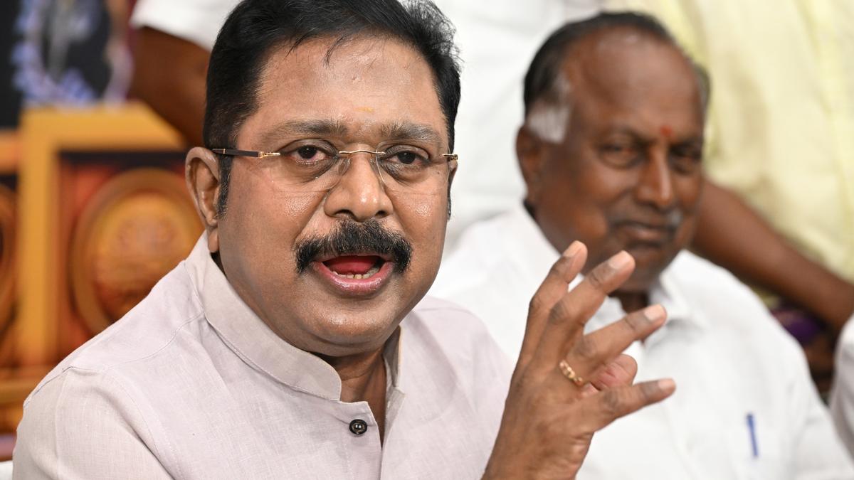 Dhinakaran flays Seeman for remarks on Annadurai, MGR