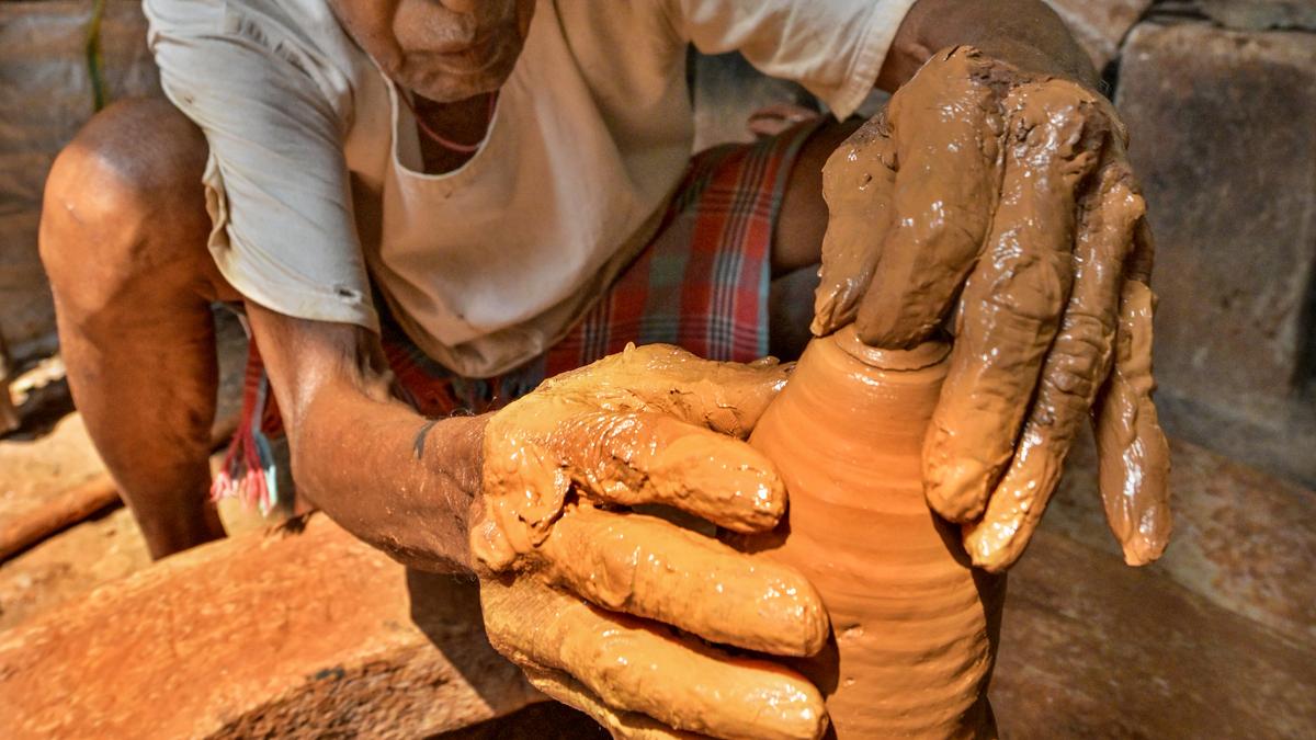 This 93-year-old potter of Visakhapatnam’s Kummari Veedhi keeps a fading tradition alive