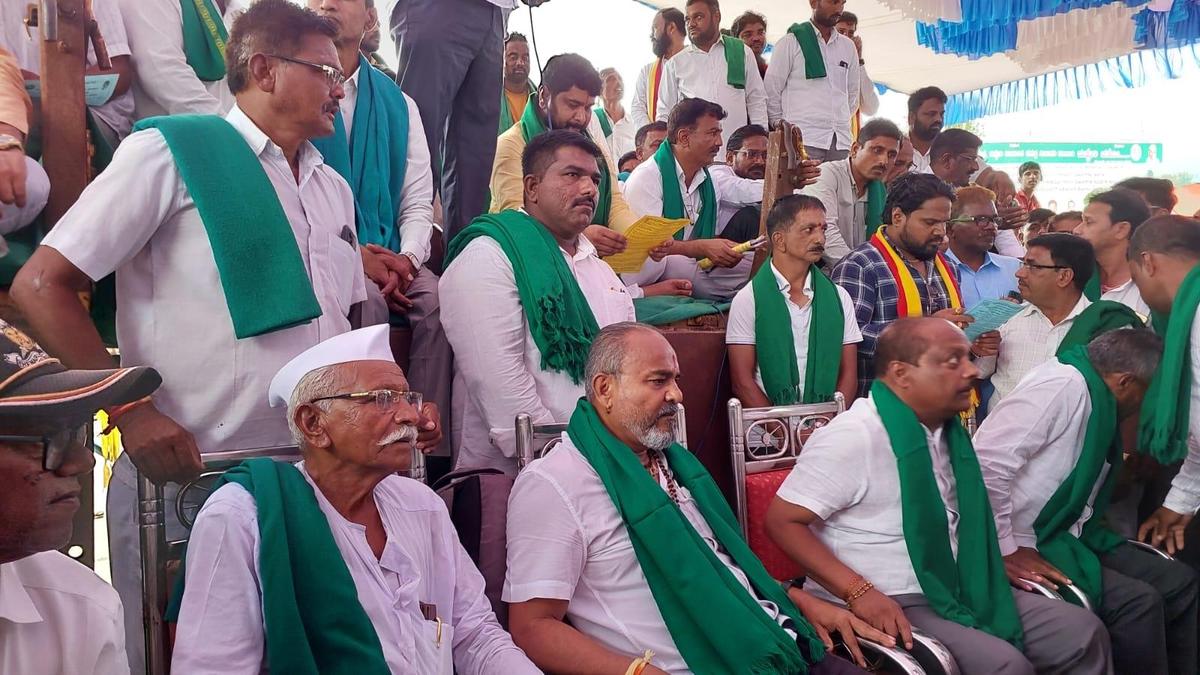 Hukkeri farmers protest seeking comprehensive irrigation facility completes two days