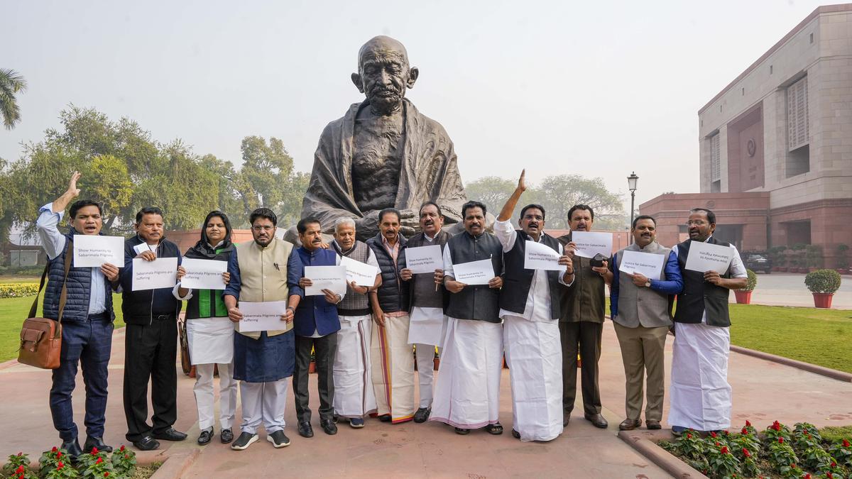 Congress MPs from Kerala protest in Parliament against Pinarayi govt. over chaos in Sabarimala