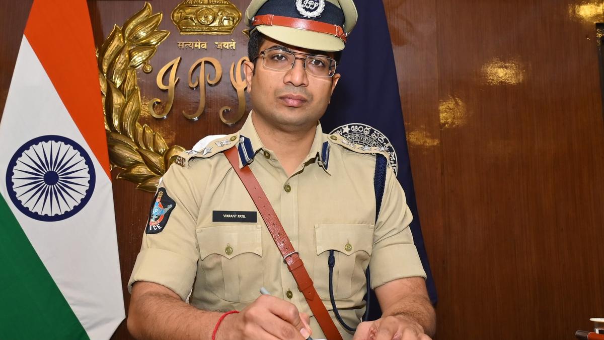 Vikrant Patil takes charge as Kurnool SP