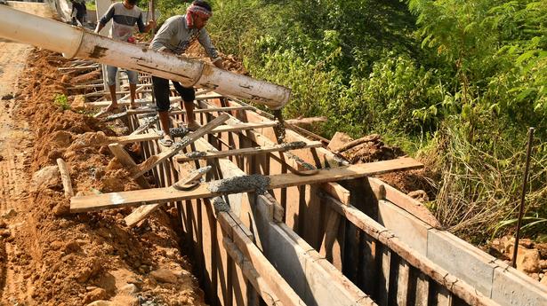 Mayor inspects storm water drainage works in Salem