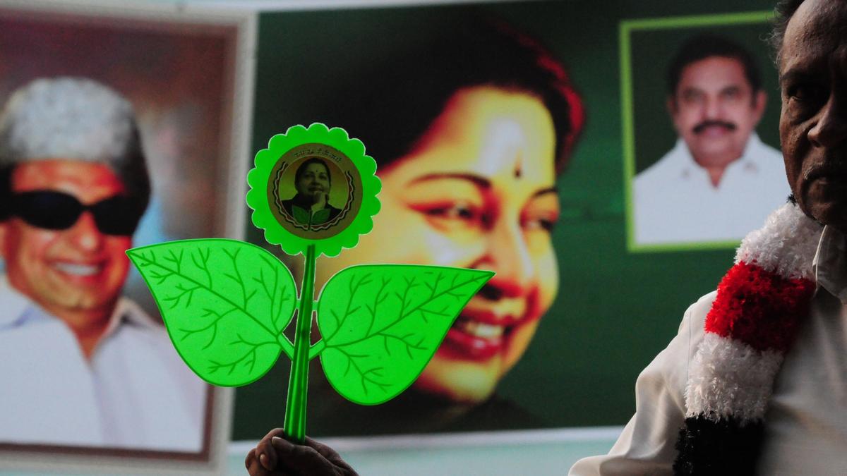 Madras High Court allows Election Commission to inquire into AIADMK leadership dispute