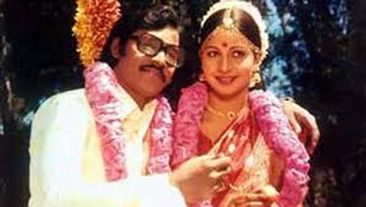 ‘Idhayam poguthey’ from Puthiya Vaarpugal is one of the many notable songs Muthulingam penned for Ilaiyaraaja ‘Idhayam poguthey’ from Puthiya Vaarpugal is one of the many notable songs Muthulingam penned for Ilaiyaraaja