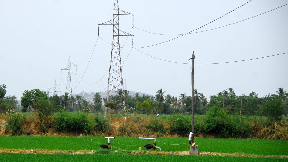 Farmer electrocuted after live wire snaps in Kunigal