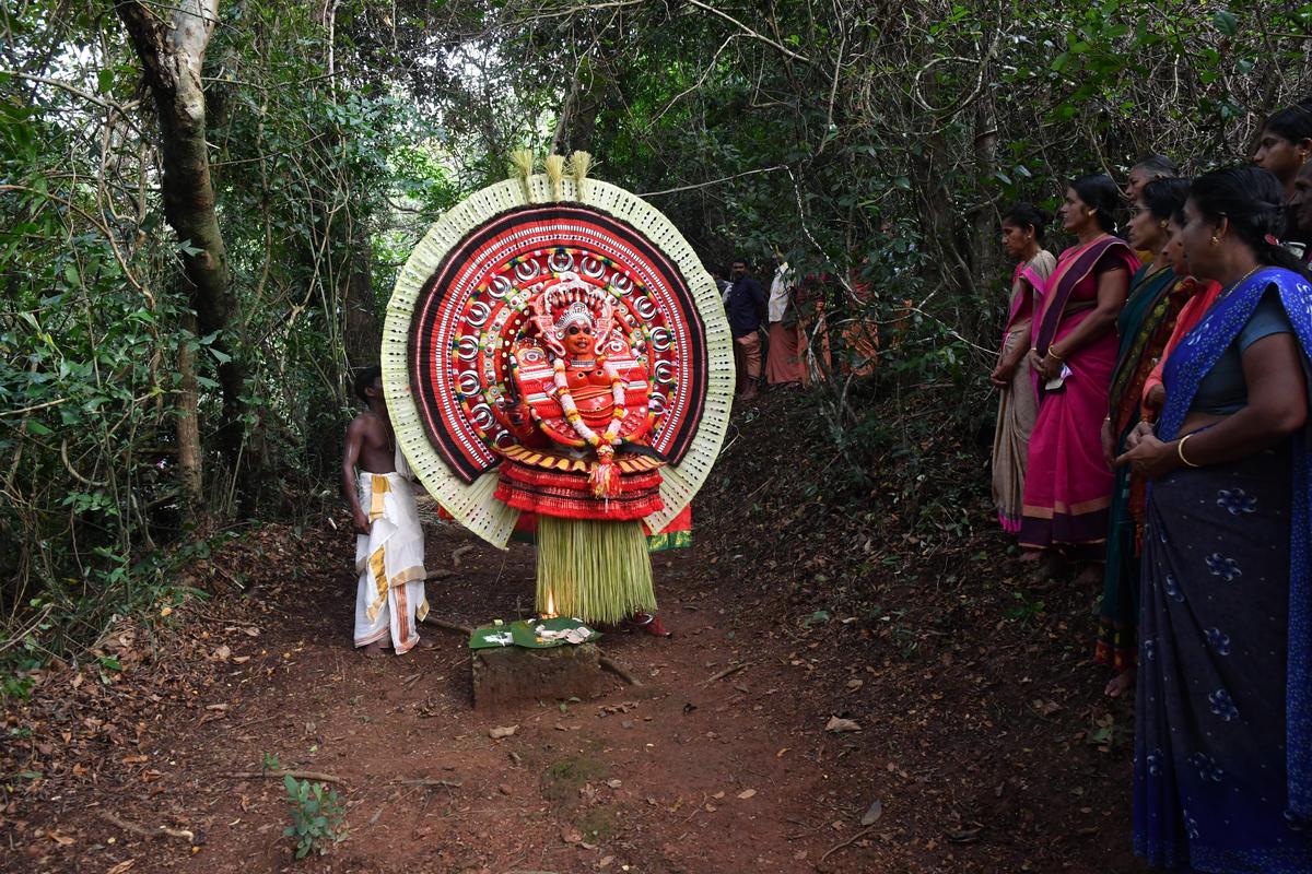 Chamundi theyyam, Nileshwram, Kasaragod