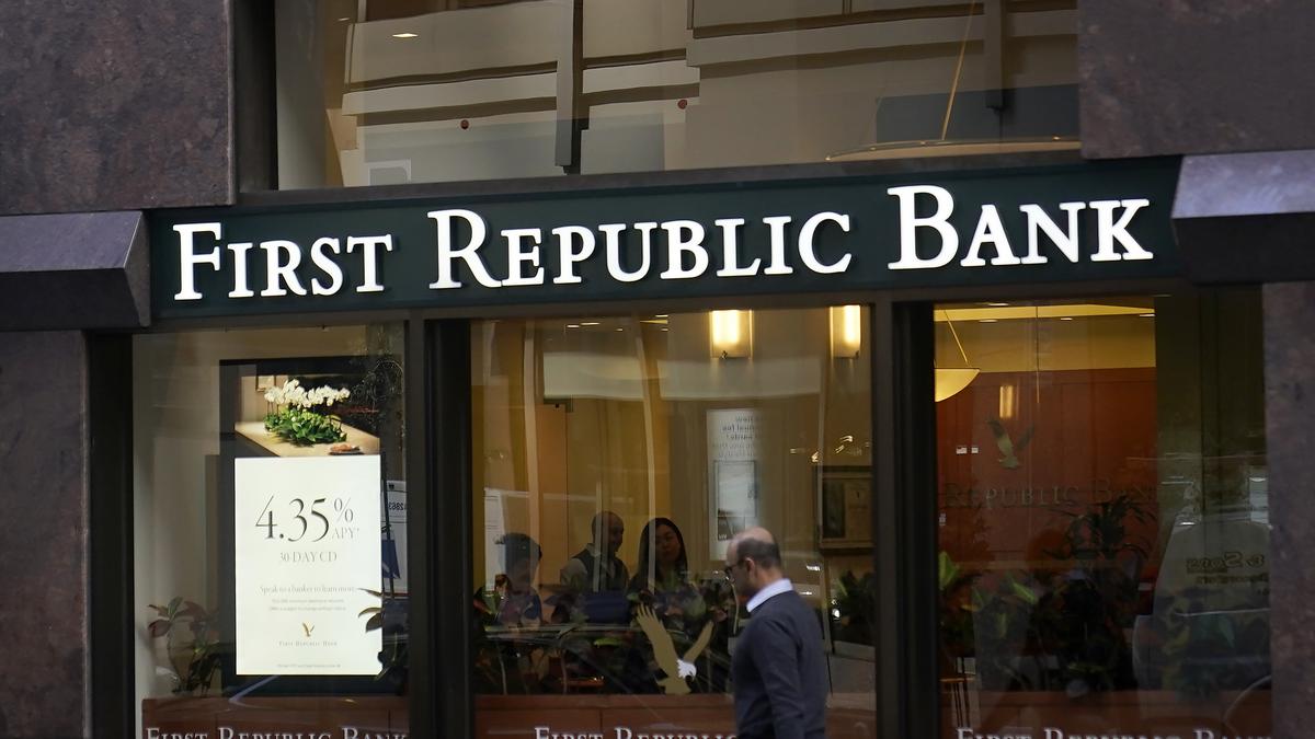 Regulators seize First Republic Bank, sell to JPMorgan Chase