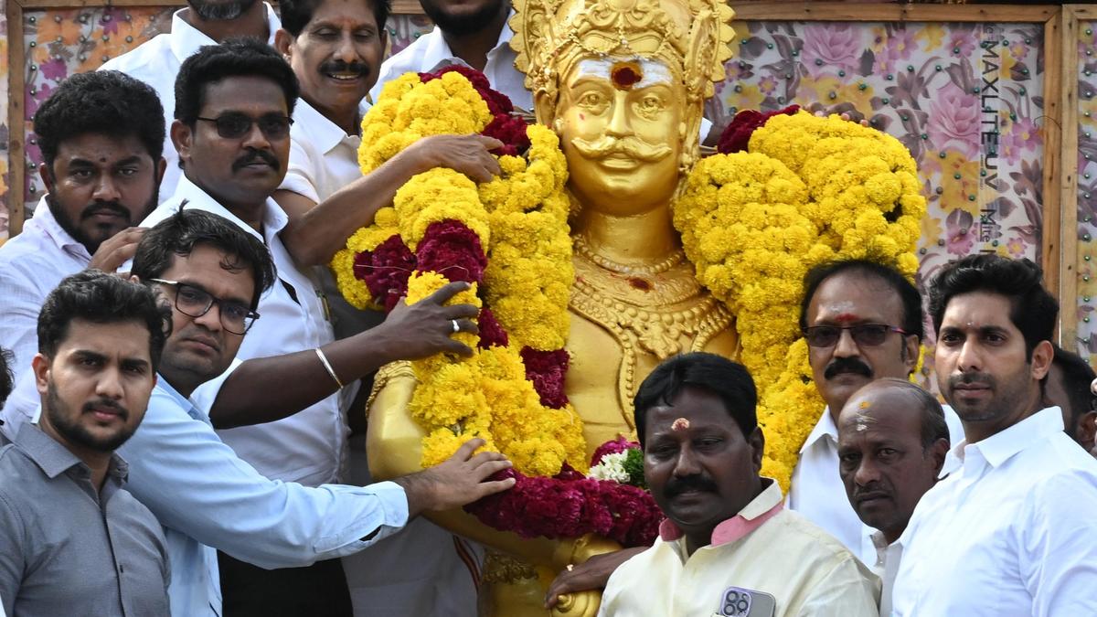 Ministers, leaders of various parties pay tributes to Perumpidugu Mutharaiyar