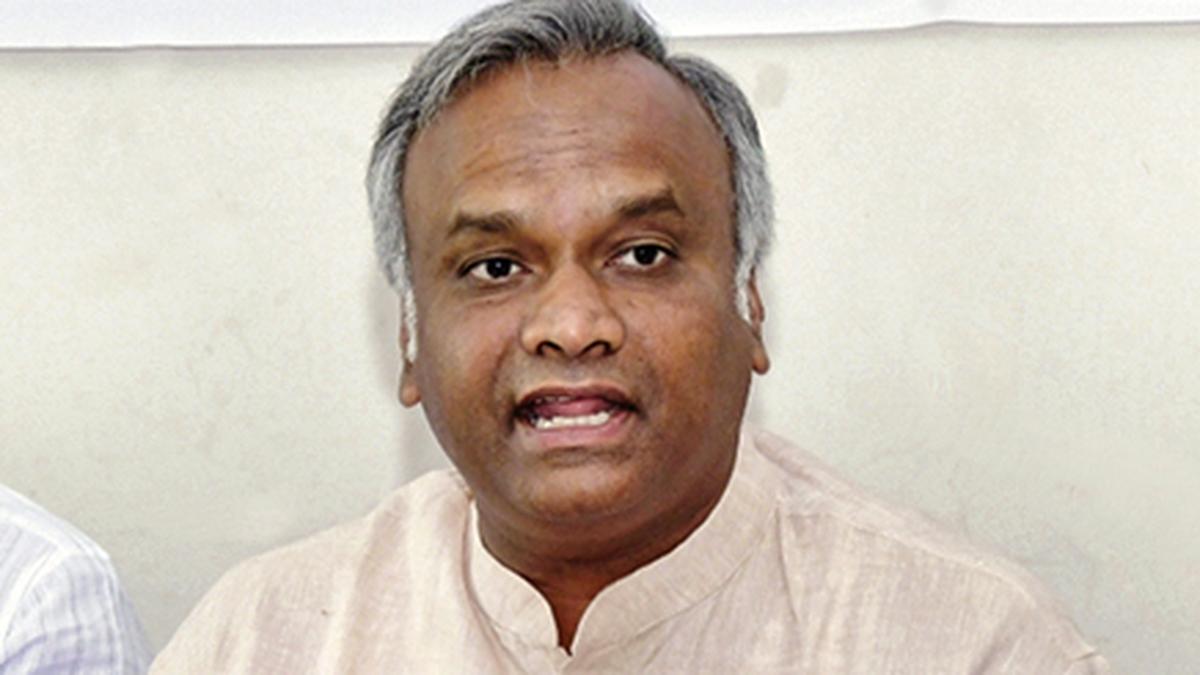 End e-Swathu link with National Informatics Centre, Priyank Kharge tells officials