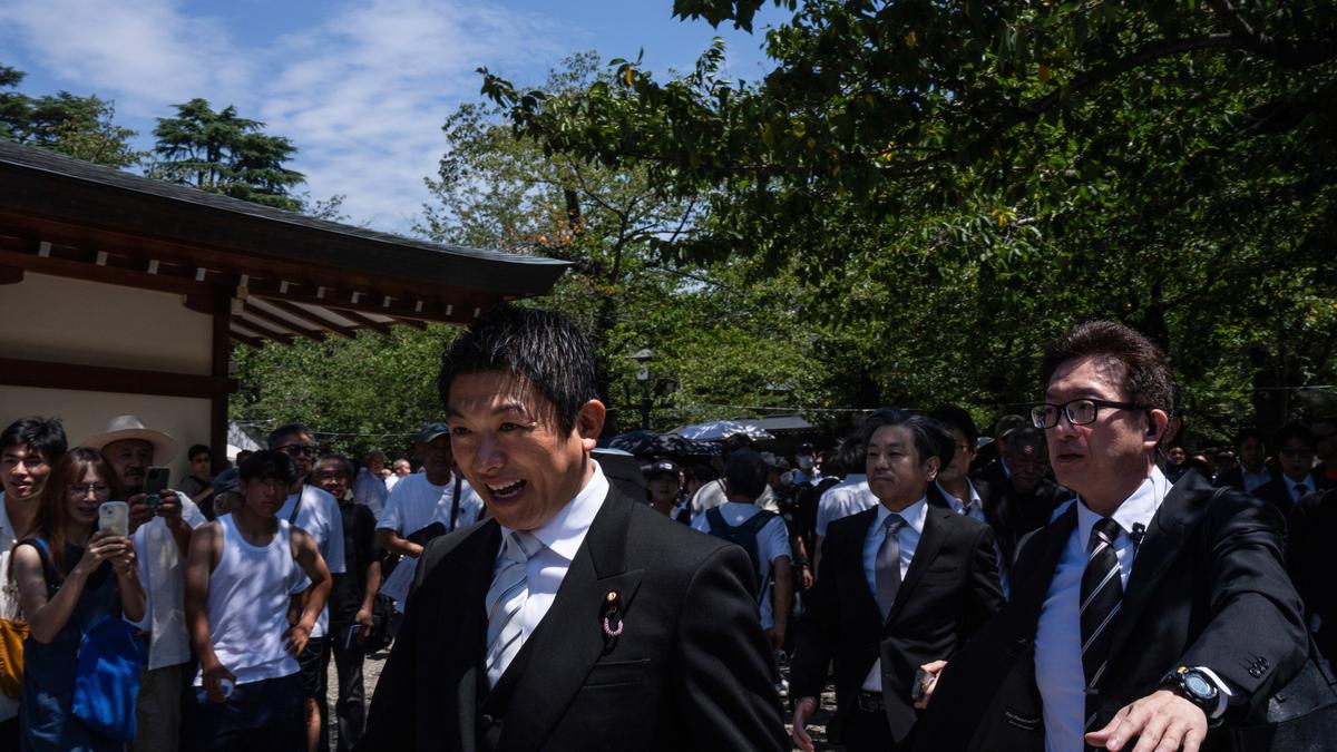 https://th-i.thgim.com/public/incoming/byq3yh/article69936161.ece/alternates/LANDSCAPE_1200/Japan_WWII_Anniversary_45083.jpg