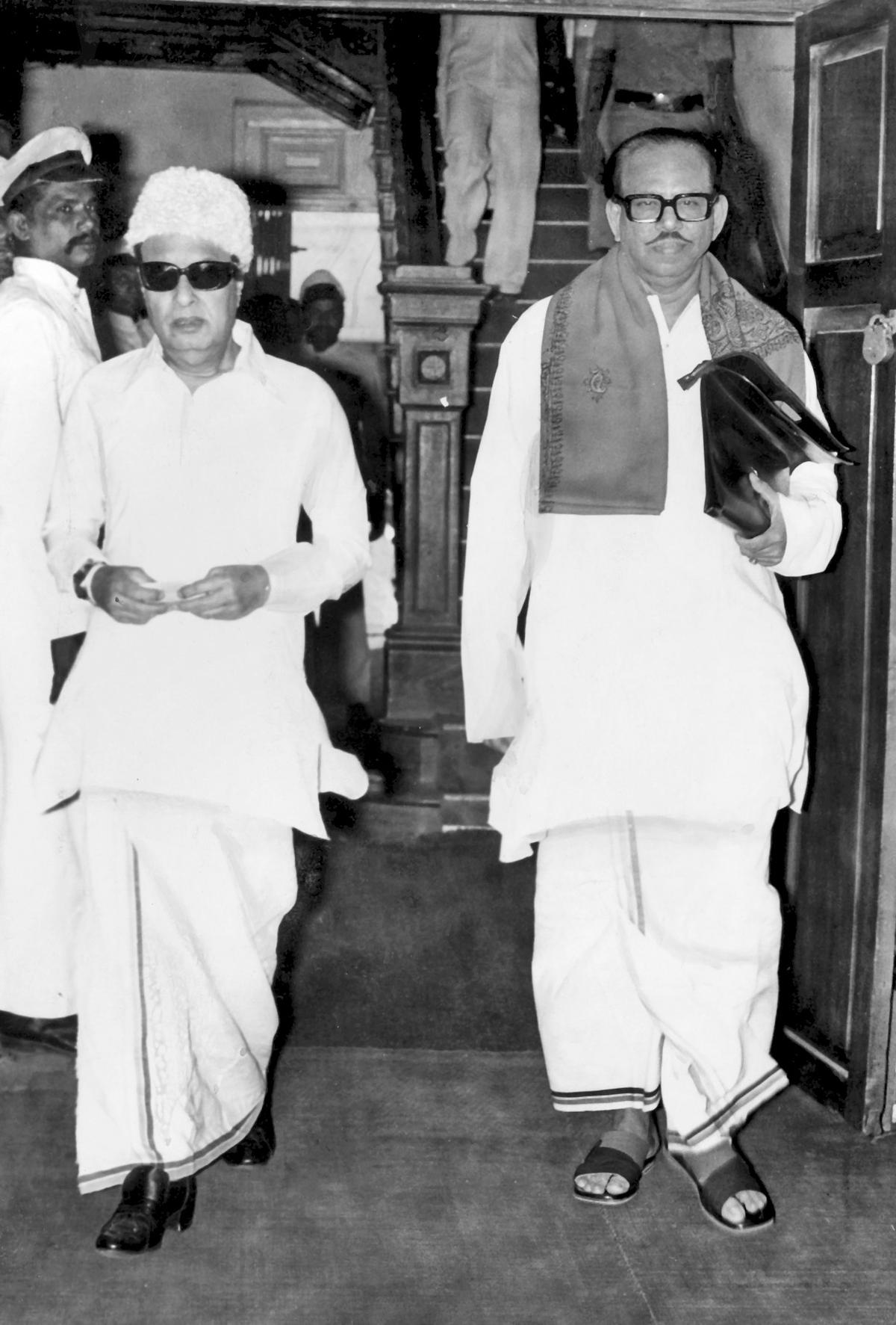 Accompanied by M.G. Ramachandran, V.R. Nedunchezhian arriving at the Legislative Assembly to present Tamil Nadu’s Budget for 1984-85 on March 3, 1984