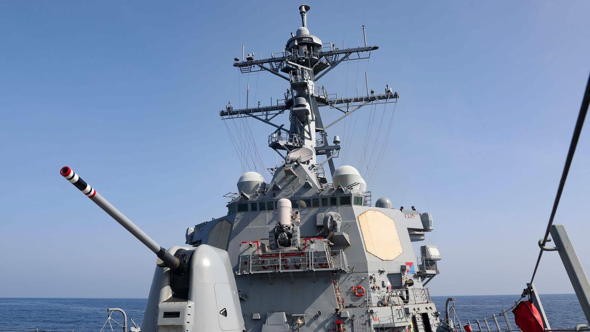 U.S. warship sails through Taiwan Strait following China war games