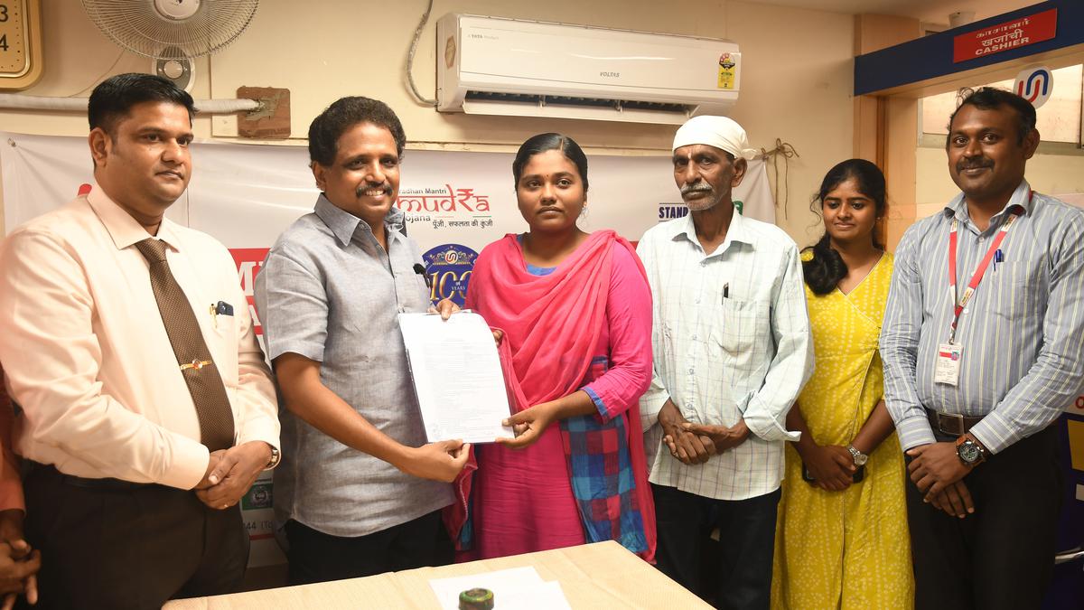 Madurai girl gets ₹30 lakh collateral-free education loan