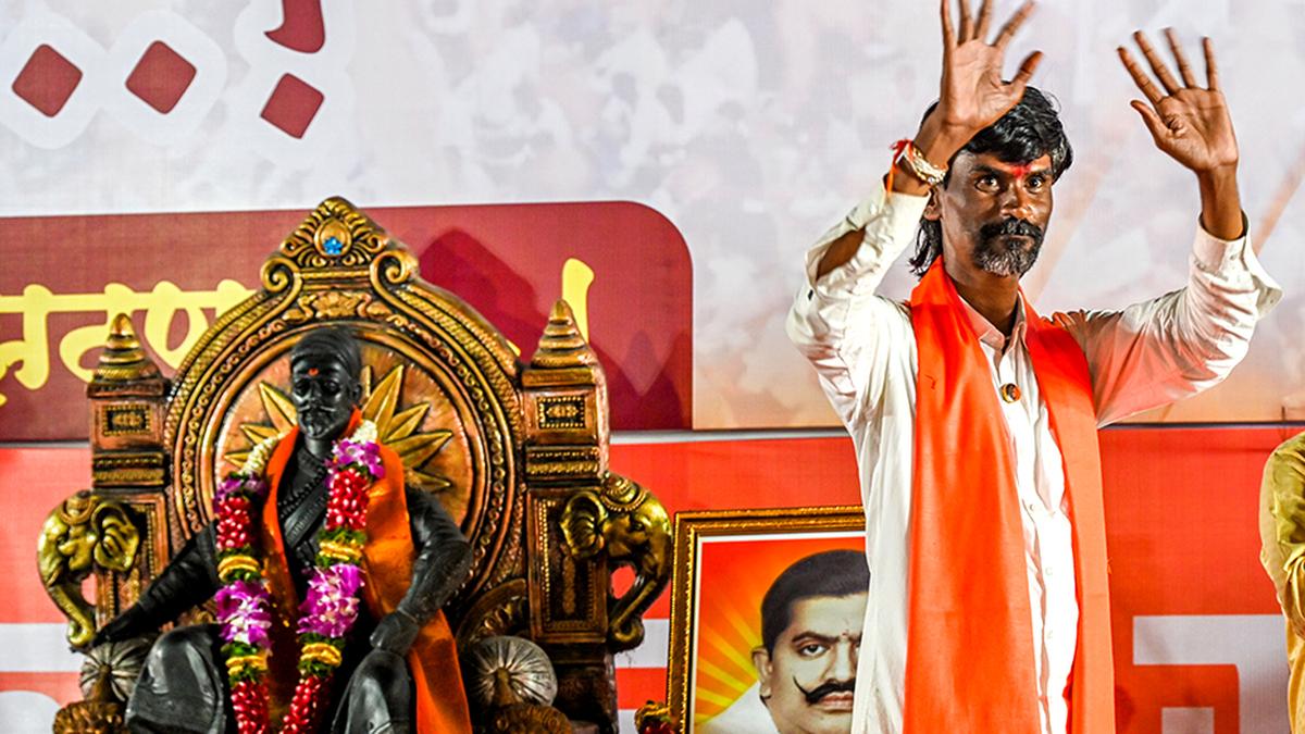 Resolve Maratha quota issue wholeheartedly: Jarange urges Fadnavis a day before protest march