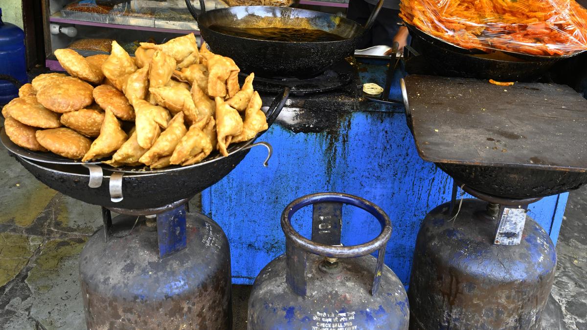 Fuel panic turns into a daily challenge for roadside food kiosks in Hyderabad