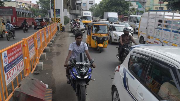 New traffic rule near Arumbakkam Metro station irks commuters going towards MMDA Colony