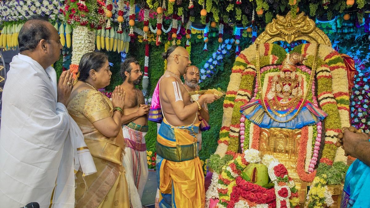 Thousands participate in &lsquo;Varalakshmi Vratham&rsquo; at Tiruchanur temple