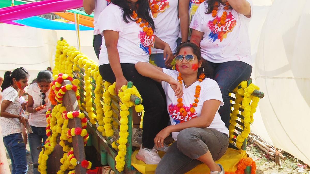 Joy marks Holi celebrations in Belagavi