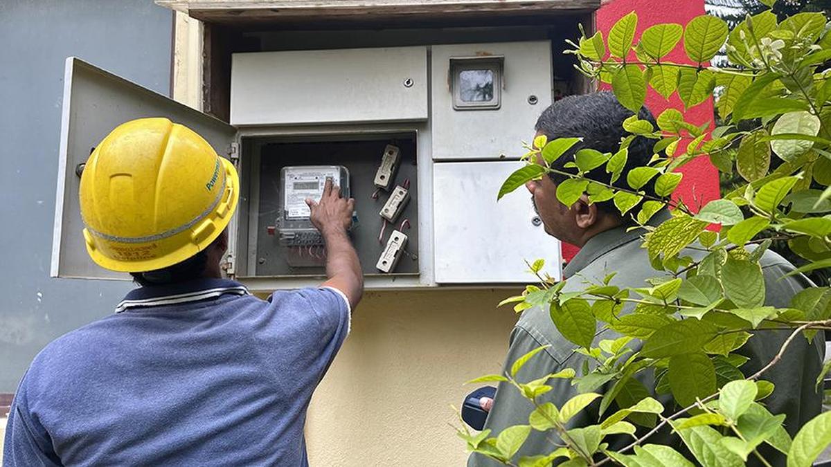 Uniforms, ID cards mandatory for power department staff across Karnataka