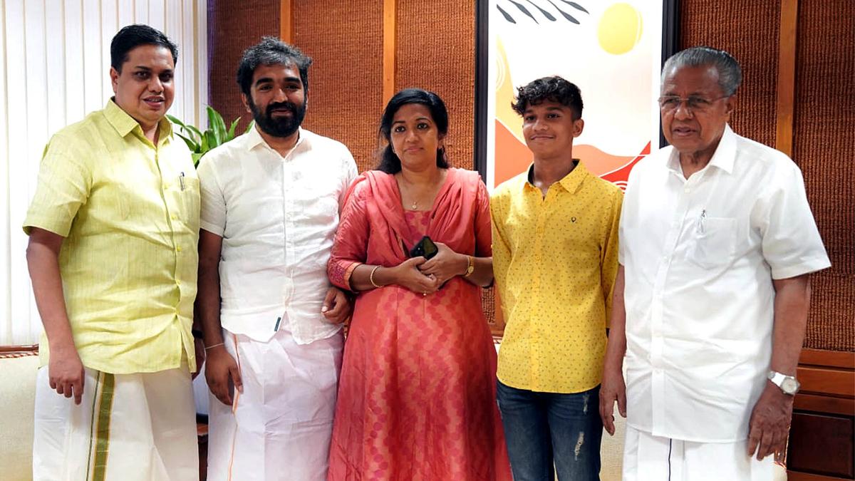 Kerala Assembly pays tributes to Oommen Chandy, Vakkom Purushothaman