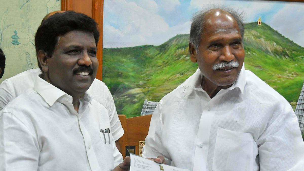 Villupuram MP urges Puducherry CM to introduce legislation to appoint people of all castes as archakas in temples