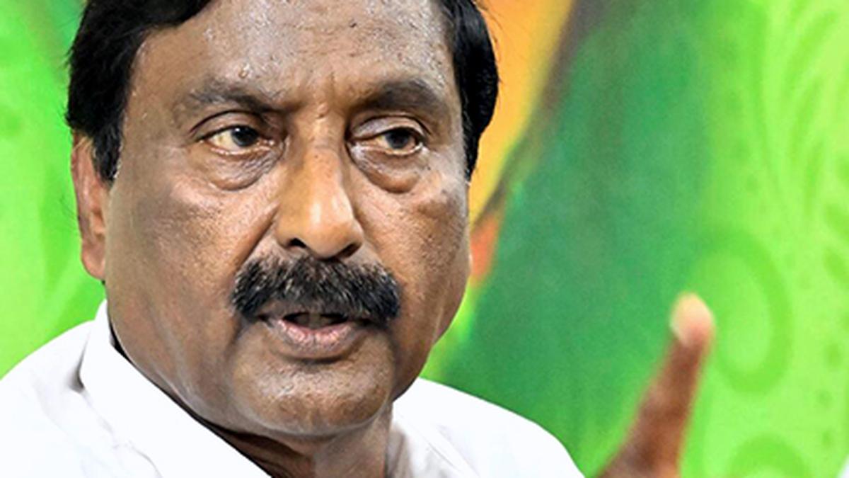 AIADMK urges Chief Minister not to attend NITI Aayog meet