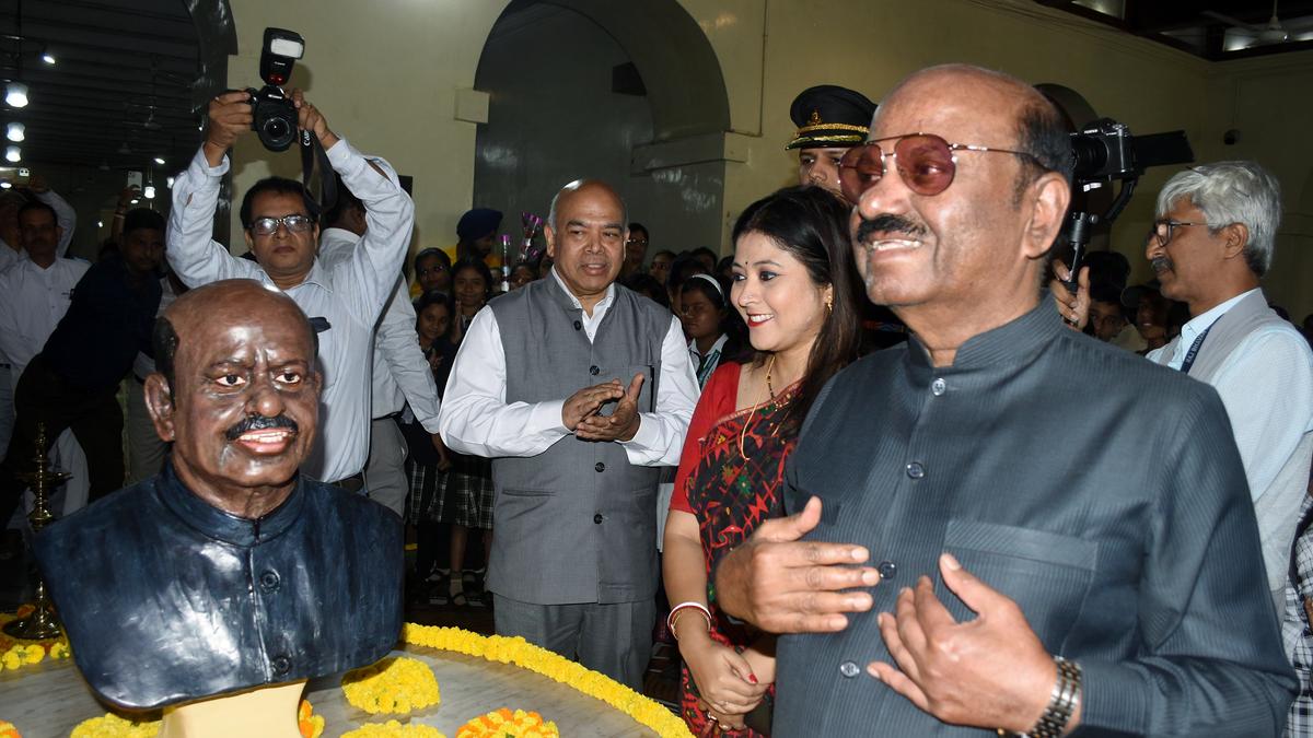 Bengal Governor Ananda Bose draws flak for ‘unveiling’ own statue