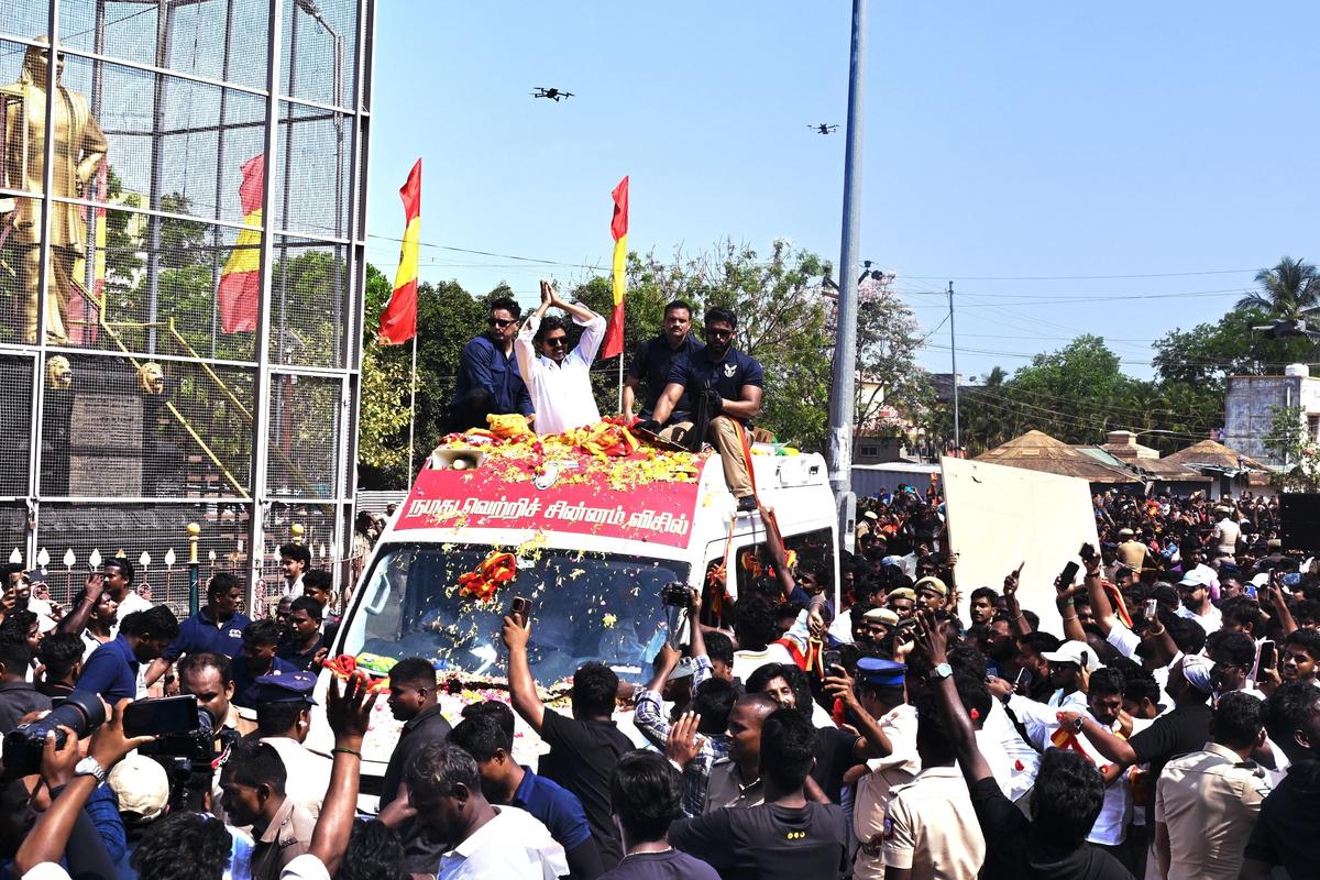 Vijay returns without addressing poll campaign in Karaikudi