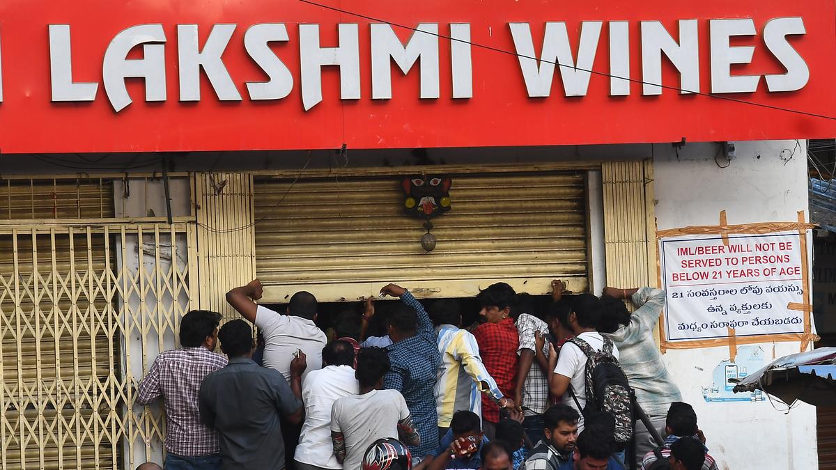 Telangana retail liquor outlets application fee to be hiked by ₹1 lakh; 2,620 shops attracted 98,958 applications last time