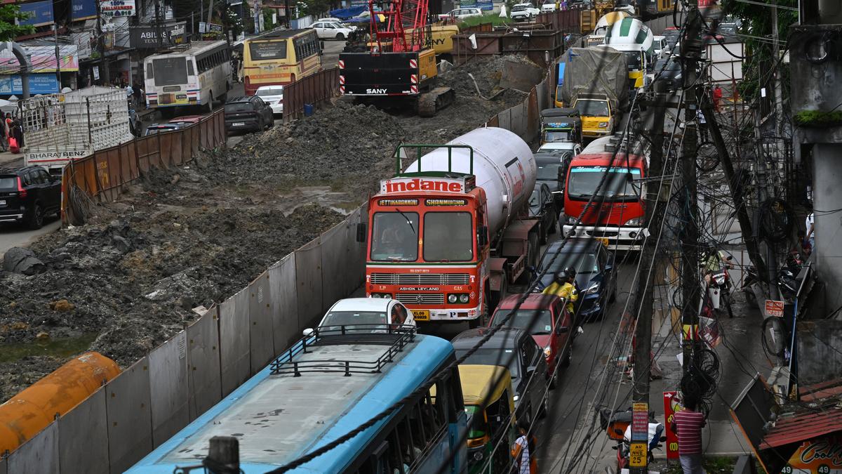 Motorists’ woes on Aroor-Thuravoor NH 66 stretch: Kerala High Court rap prods stakeholders into action