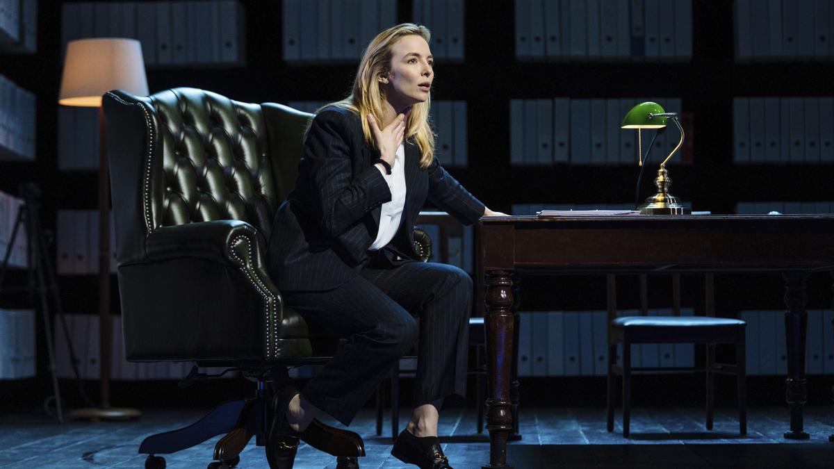 ‘Prima Facie’ brought to a halt on Broadway as Jodie Comer struggles to breathe New York air