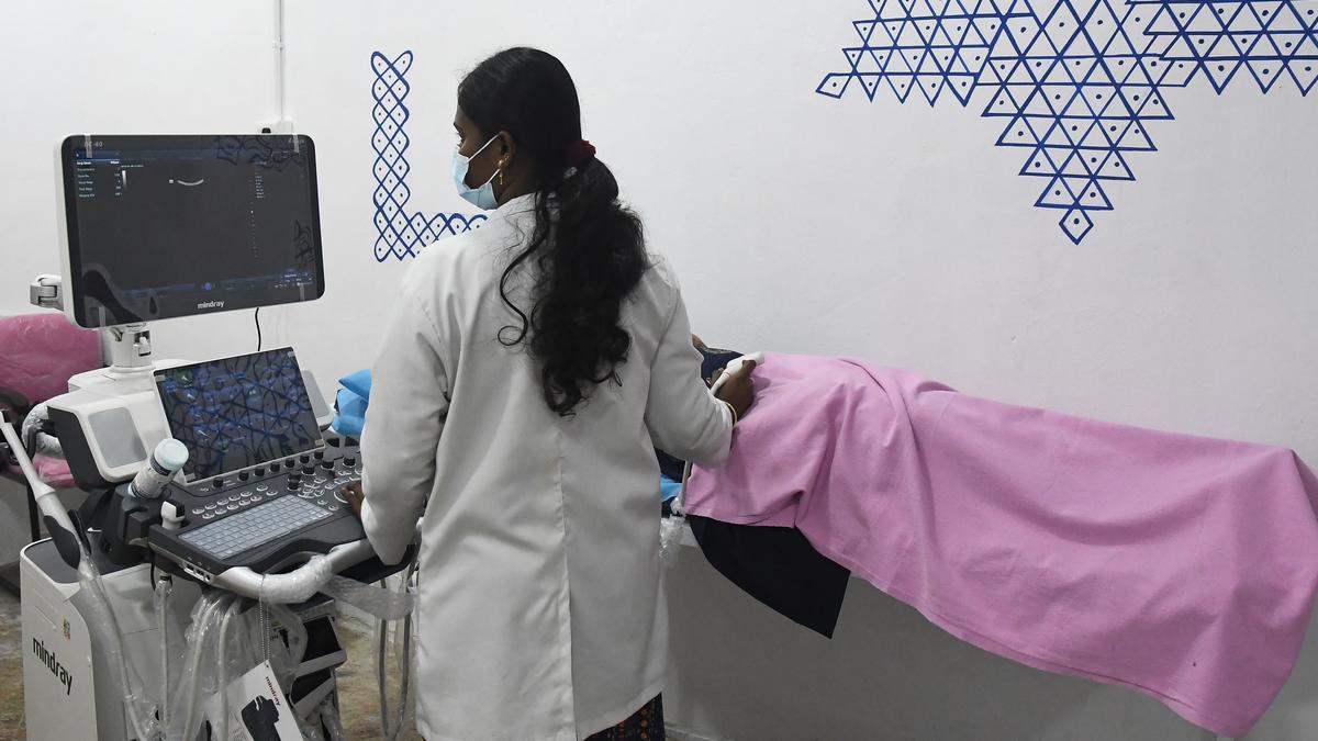 Fœticide féminin : le Karnataka interdit l’entrée des participants dans les salles d’échographie