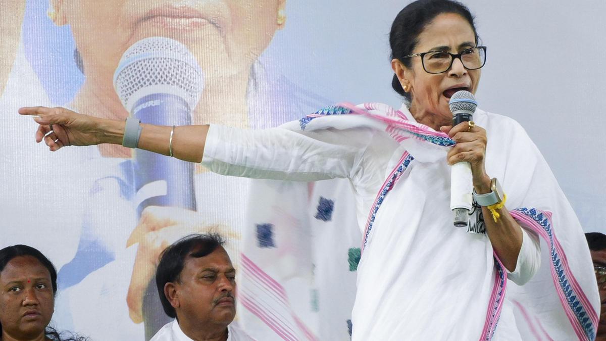 Mamata pillories Shah over his 'chargesheet' against TMC govt, 'leg injury' swipe at her