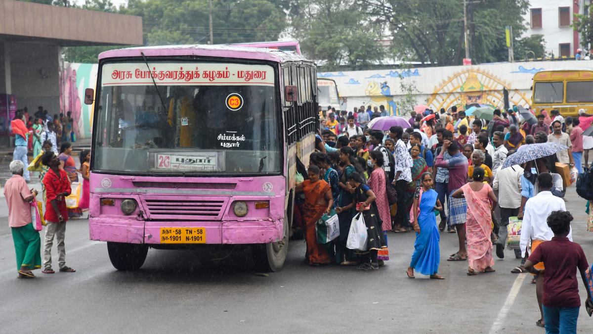 T.N. bus strike | Public transport affected in Madurai district; officials claim 98% of buses are running