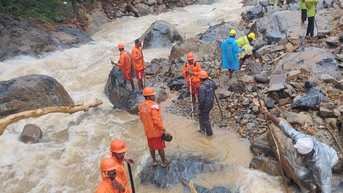 Kerala landslides: Stranded families at landslip-hit Vilangad in Kozhikode seek help for food kits