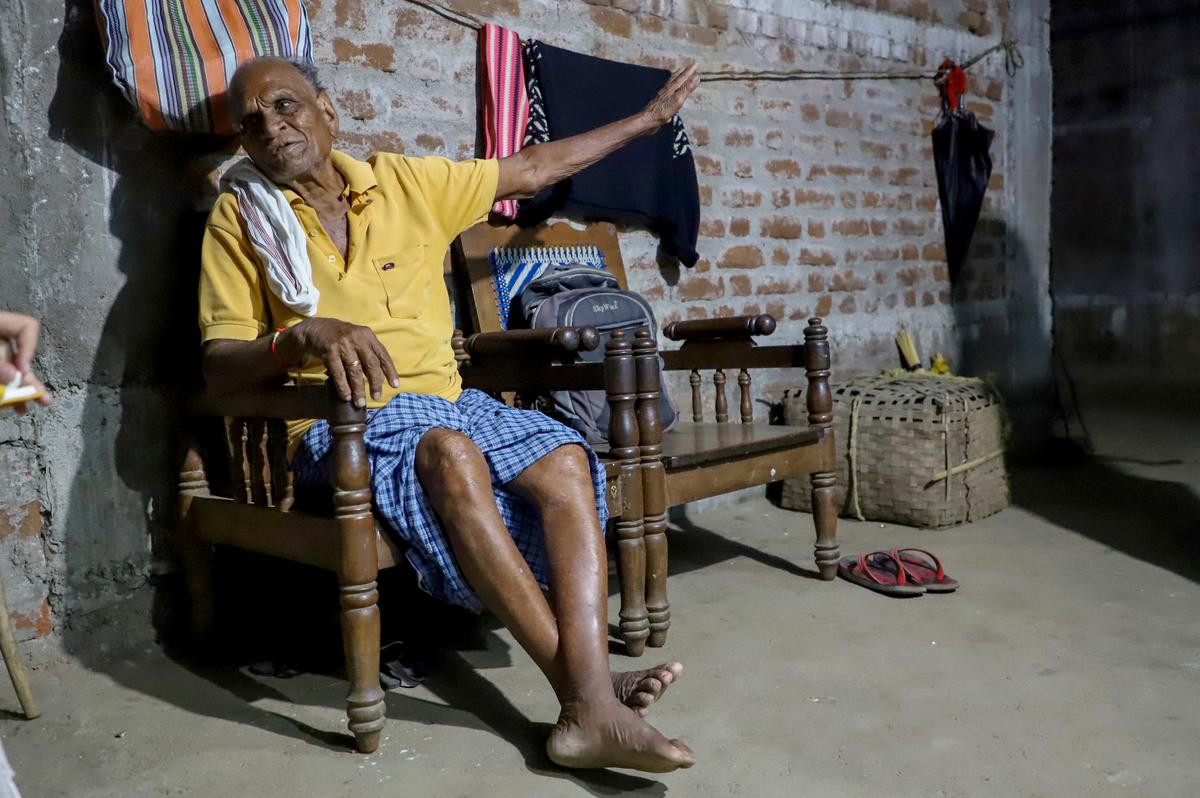 Gattu Durga Ramteke, 77, at home in Mahagaon. Gattu says his daughter Vijaya and his daughter-in-law Roja argued about his 5-acre plot. 