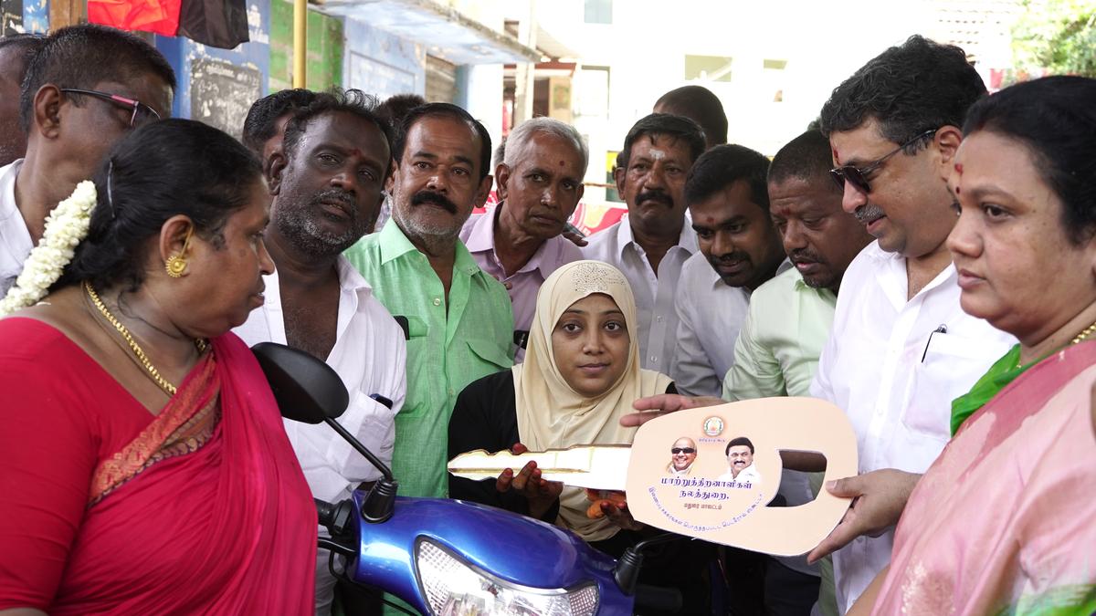 Finance Minister gives govt. assistance to differently abled people at their doorsteps