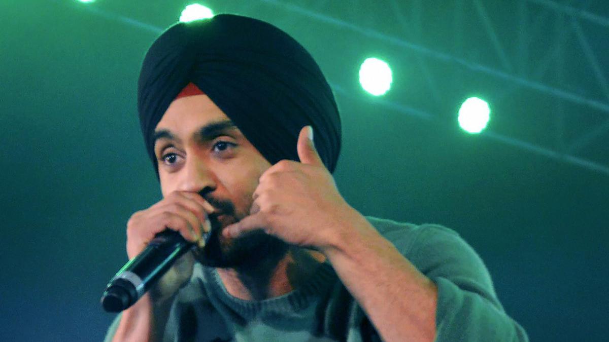 Dil-Luminati India Tour 2024: Diljit Dosanjh apologises at Jaipur concert for fake ticket scams in his tour, urges caution